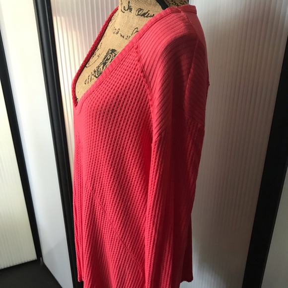 Free People long sleeve thermal top w/V neck. - Picture 6 of 9